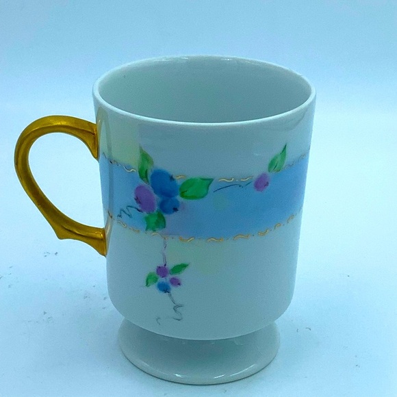 Three Vintage Hand Painted Footed Mugs - Picture 12 of 12